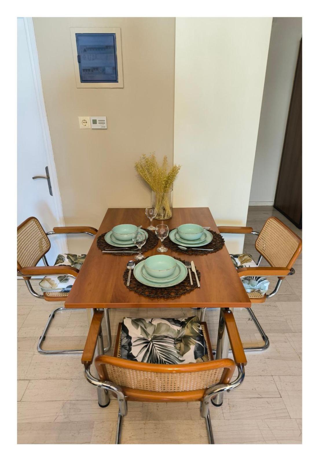 August Moon Apartment Chios Town Buitenkant foto